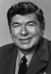 Claude Akins