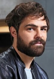 Peter Lanzani